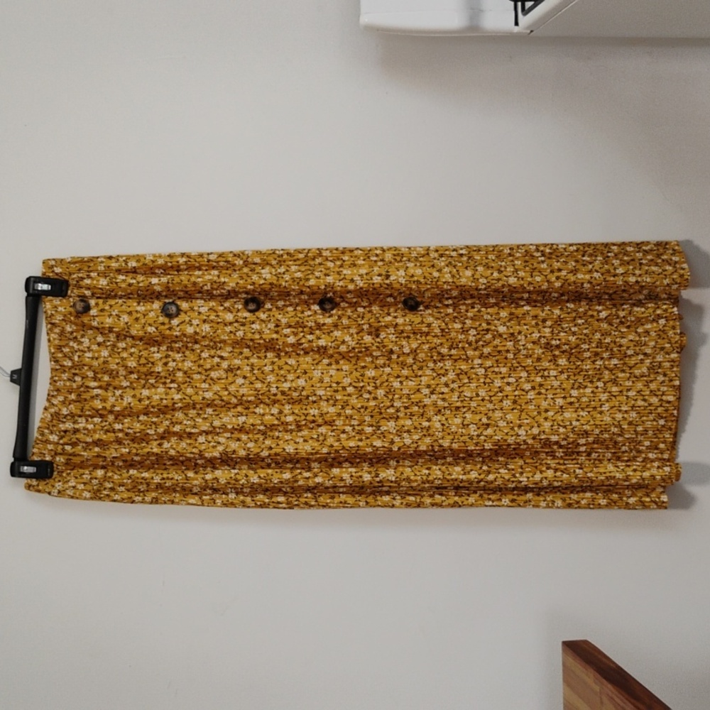 asos | Yellow + White Floral Pleated Maxi Skirt | Women's 8 | NWOT